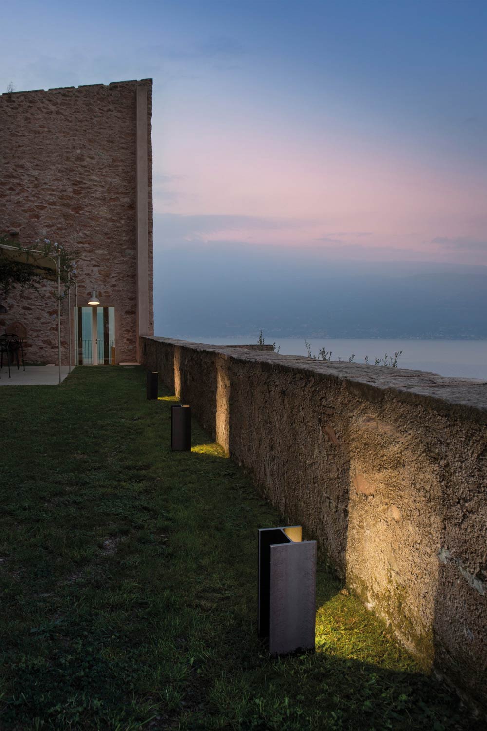 Напольный и настольный светильник Mais Plus Que Cela Je Ne Peux Pas