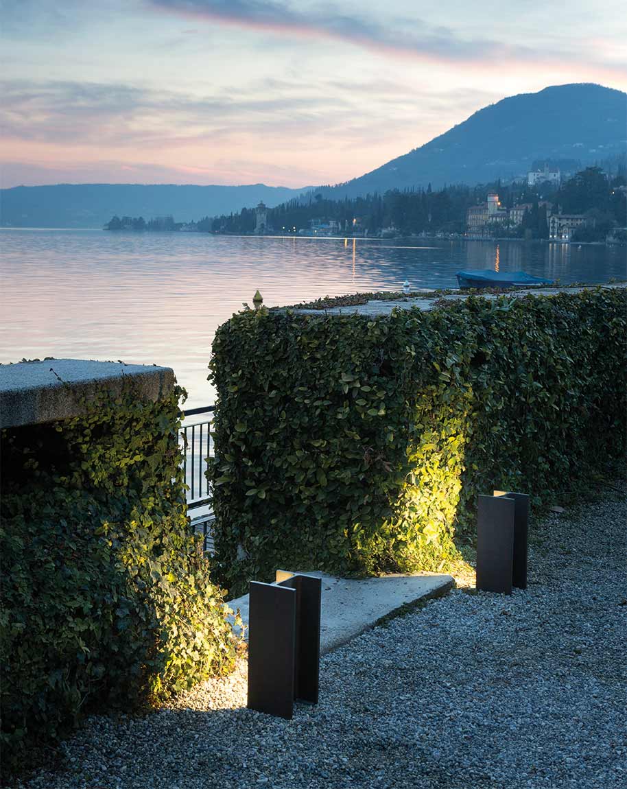 Напольный и настольный светильник Mais Plus Que Cela Je Ne Peux Pas